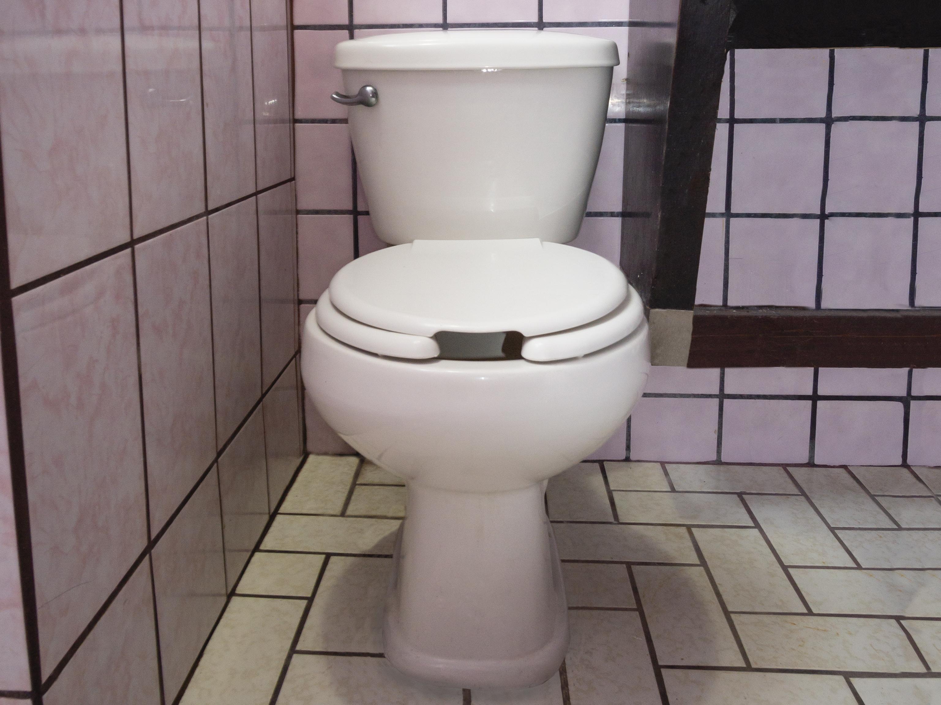 OYO Hotel Hacienda Don Luis, Rosarito Exterior foto A two-piece water closet