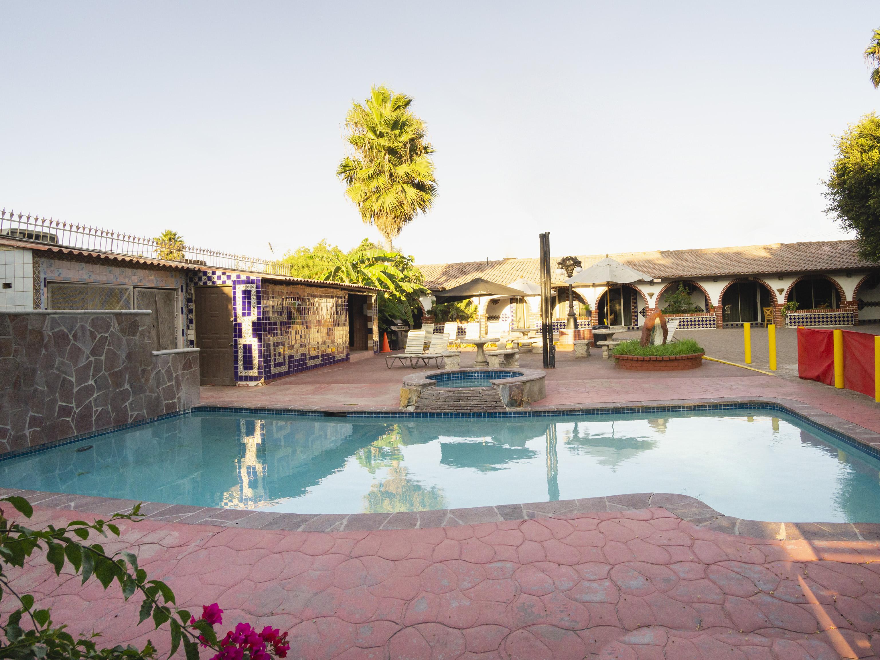 OYO Hotel Hacienda Don Luis, Rosarito Exterior foto The pool at the Oasis of Minium